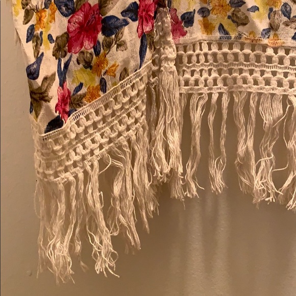 Zara Trafaluc fringed kimono in floral - Picture 4 of 4